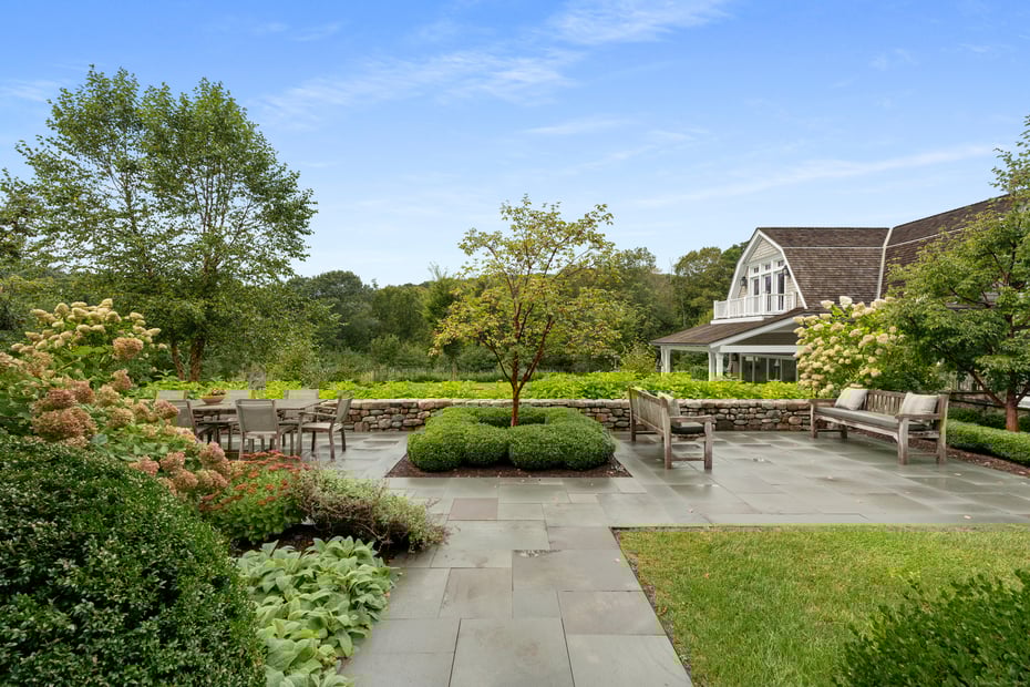 294 Maple Road Photo 32