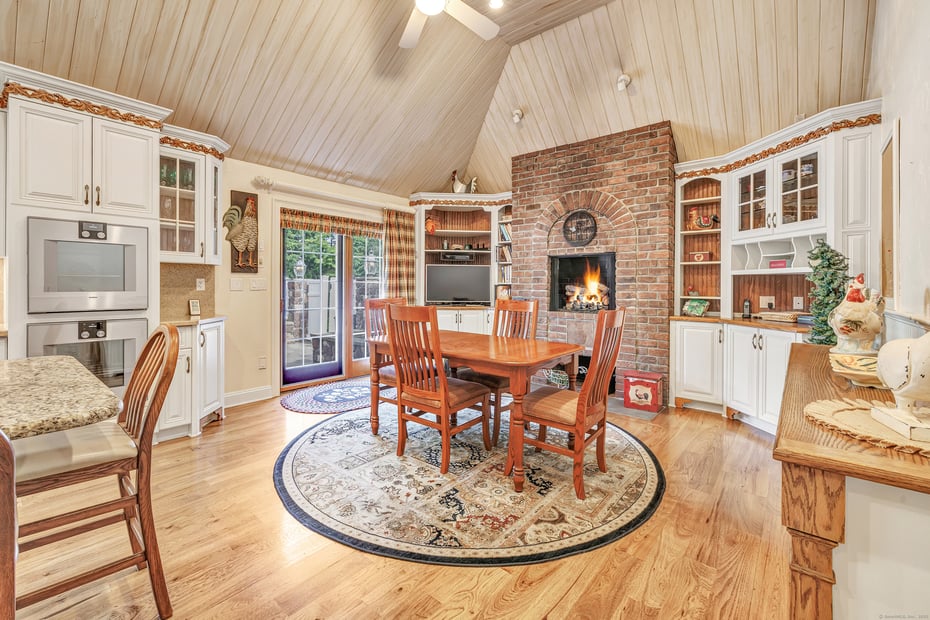 24 Brierwood Drive Photo 7