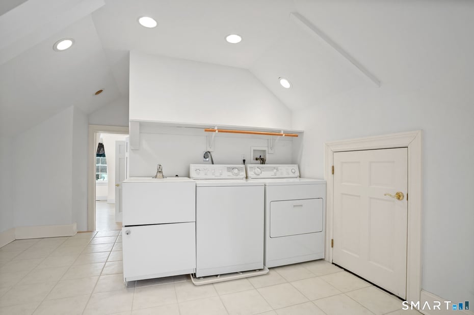 40 Puritan Road Photo 31