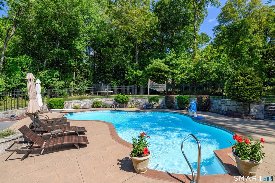 8 Woodridge Lane Photo 2