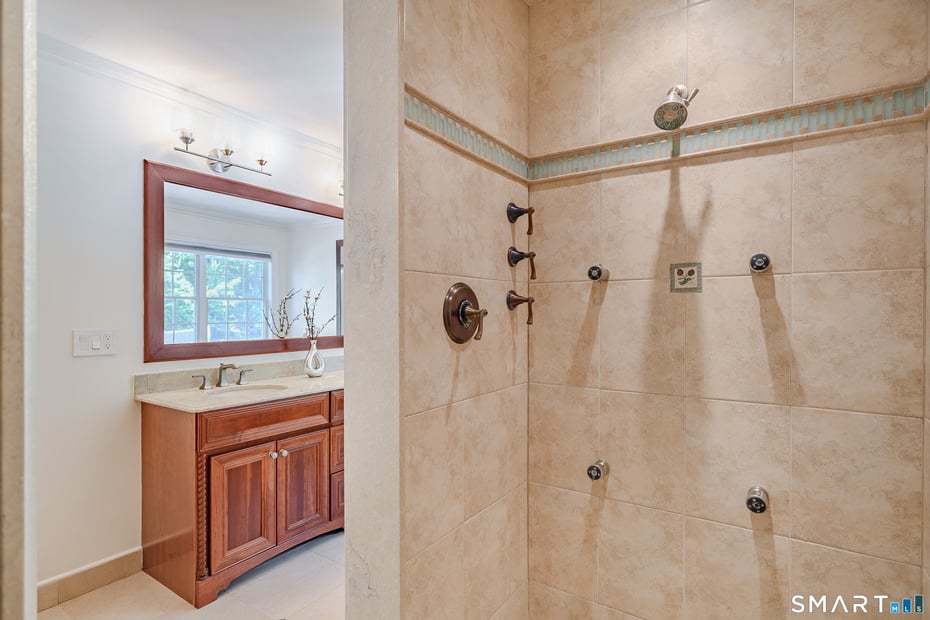 8 Woodridge Lane Photo 21