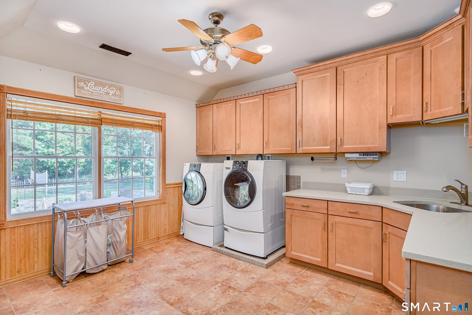 8 Woodridge Lane Photo 27