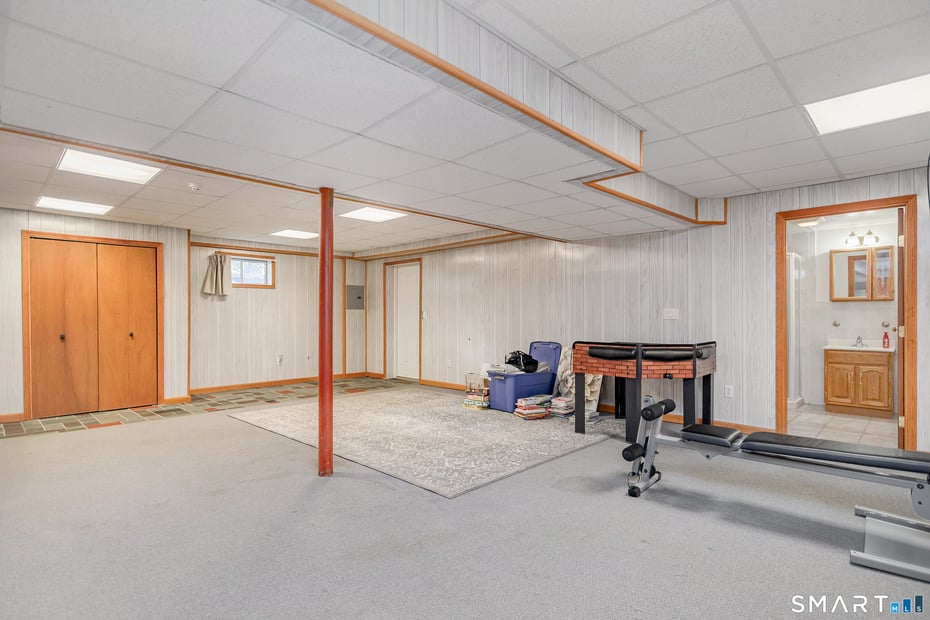 8 Woodridge Lane Photo 29