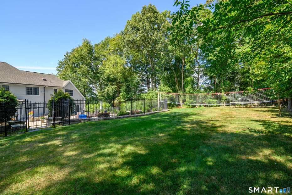 8 Woodridge Lane Photo 37