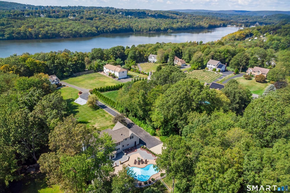 8 Woodridge Lane Photo 39