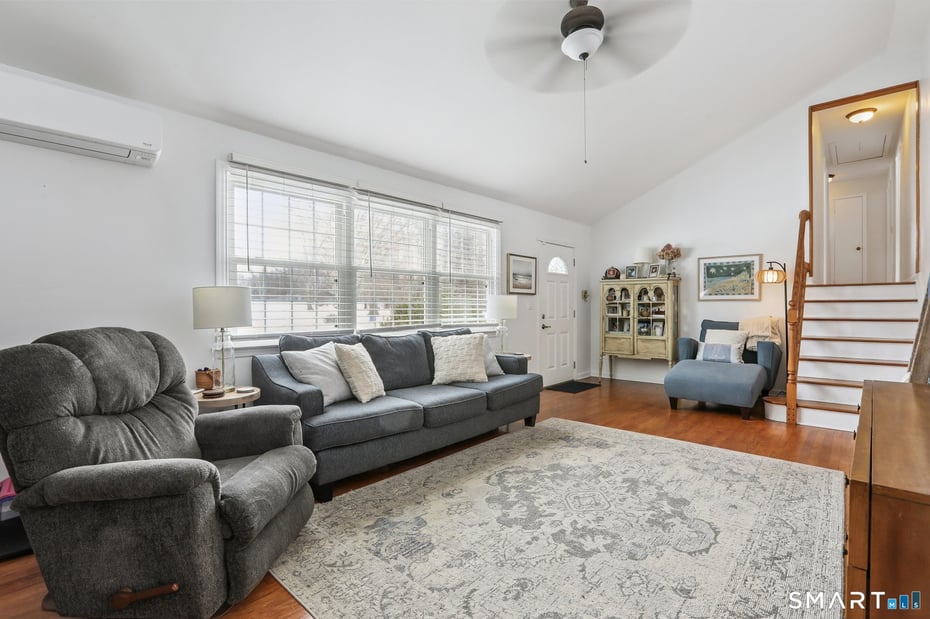 7 Jefferson Drive Photo 5