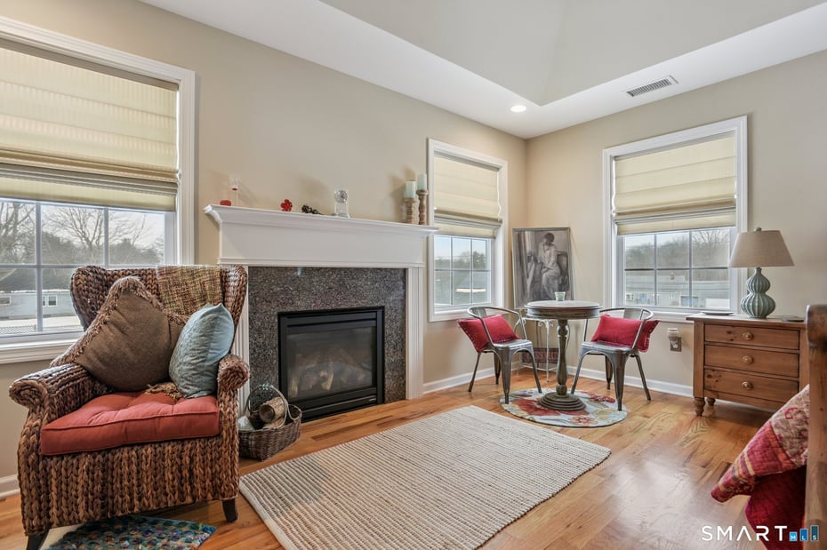 10 Ball Road Photo 17