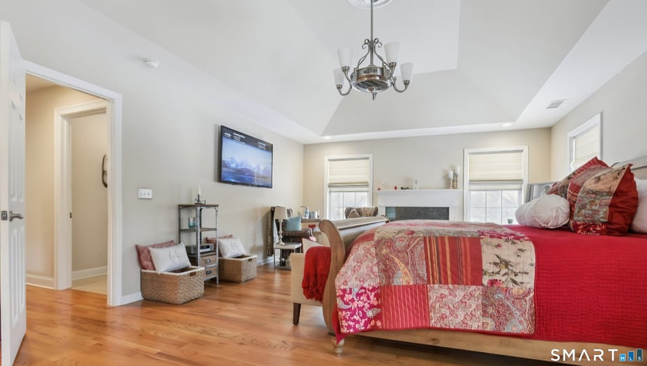 10 Ball Road Photo 18