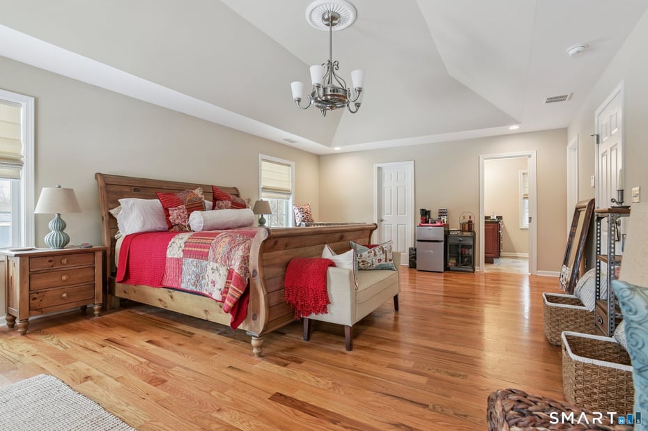 10 Ball Road Photo 19