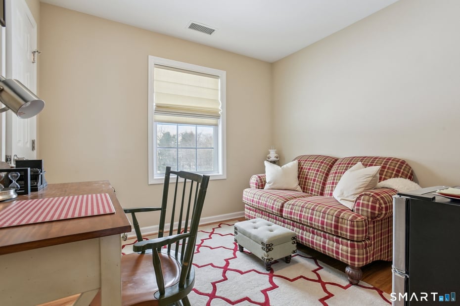 10 Ball Road Photo 22