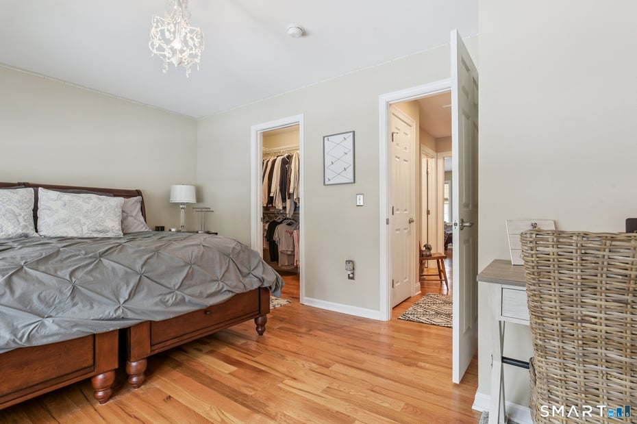 10 Ball Road Photo 28