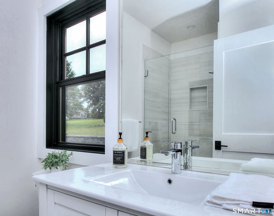 120 West Lane Photo 26