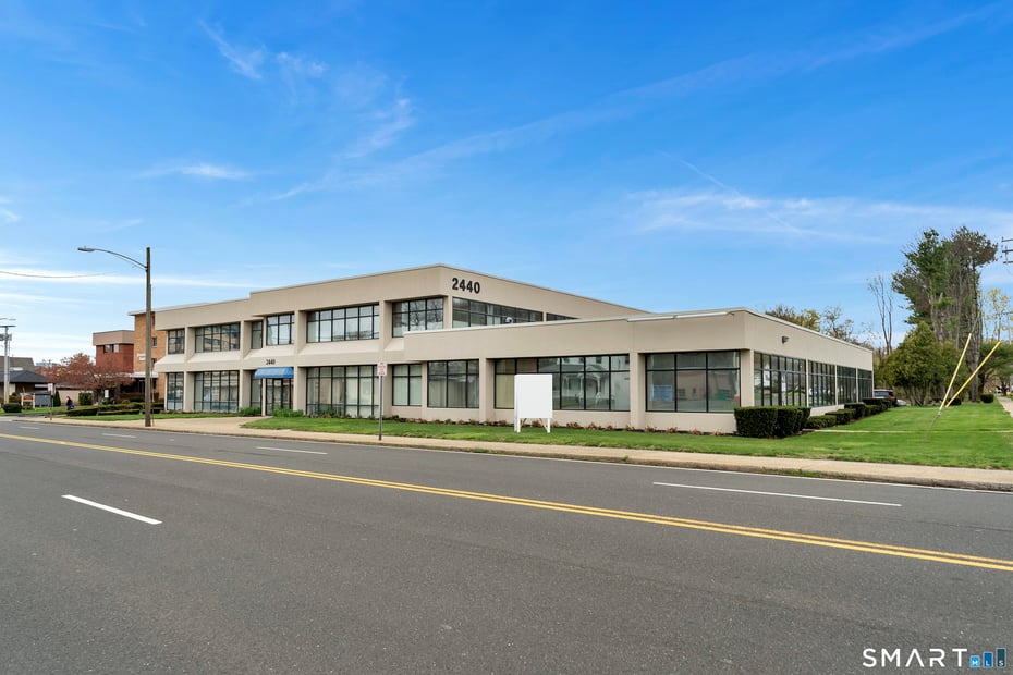 2428 Whitney Avenue Photo 2