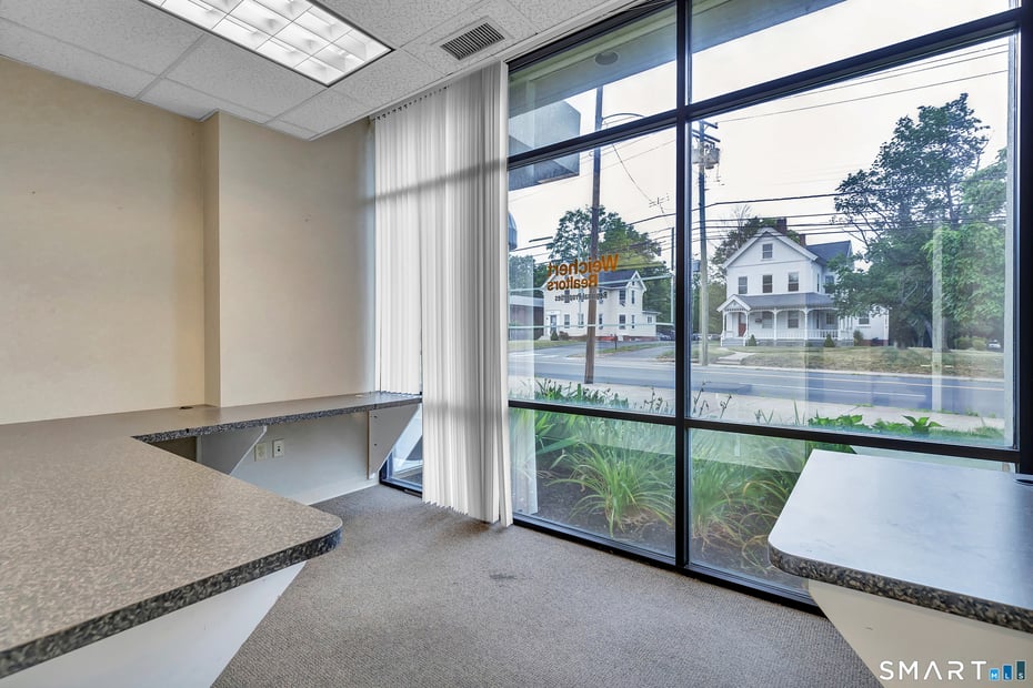 2428 Whitney Avenue Photo 5