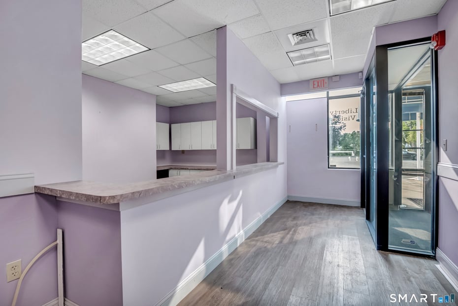 2428 Whitney Avenue Photo 19