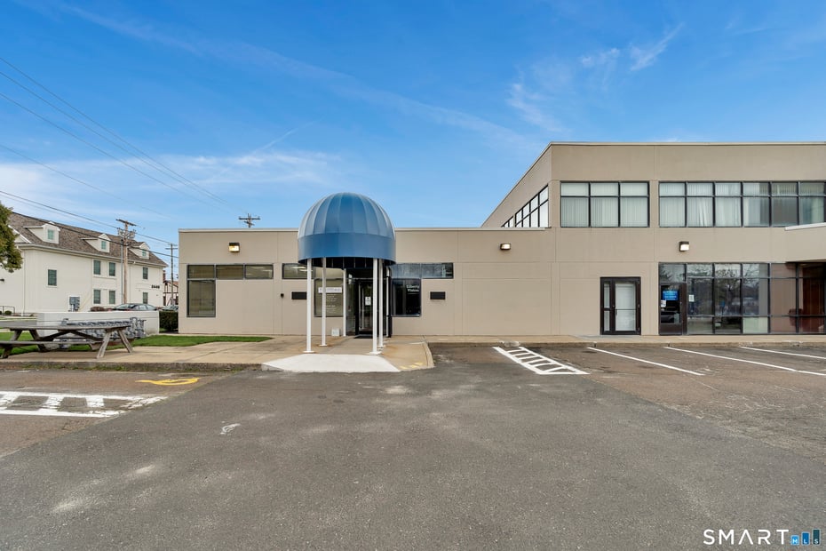 2428 Whitney Avenue Photo 31