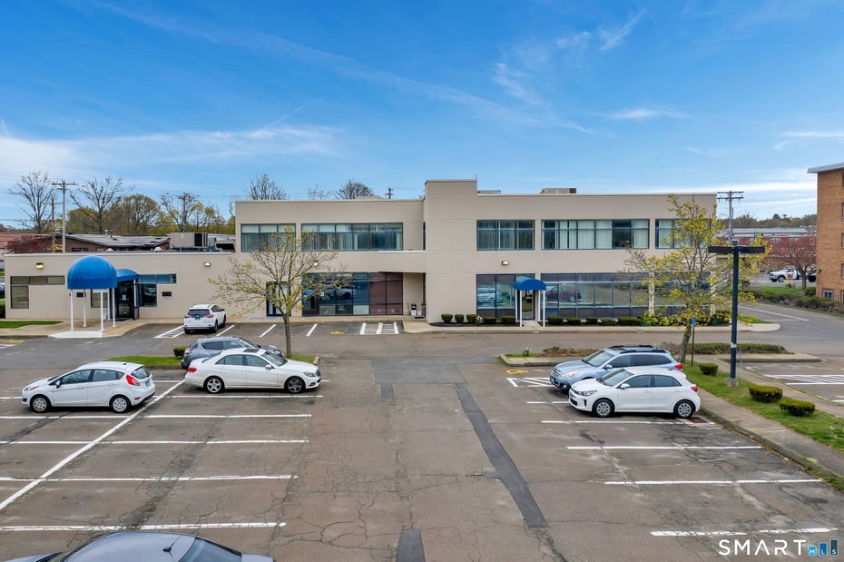 2428 Whitney Avenue Photo 32