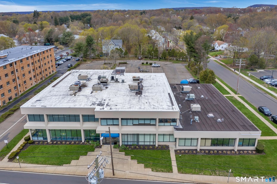 2428 Whitney Avenue Photo 34