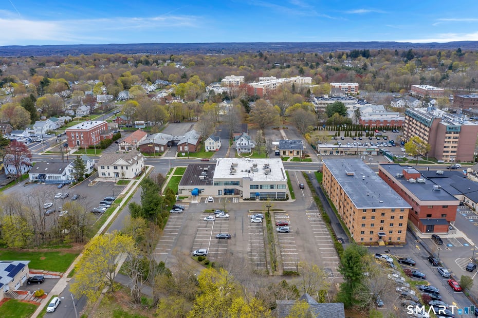 2428 Whitney Avenue Photo 35