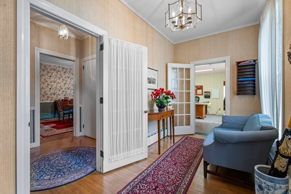 32 East Main Street Photo 2