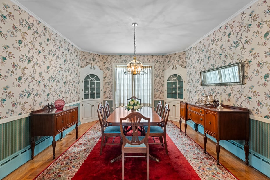 32 East Main Street Photo 5