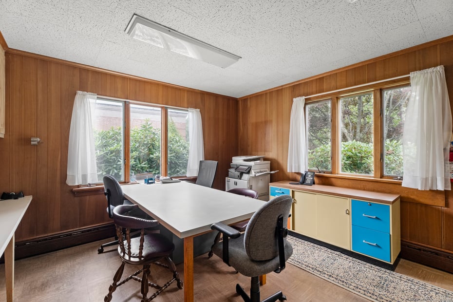 32 East Main Street Photo 13