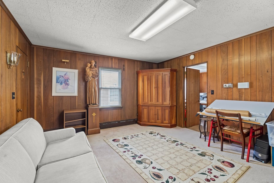 32 East Main Street Photo 14