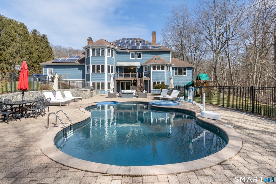 3 Crescent Lane Photo 3