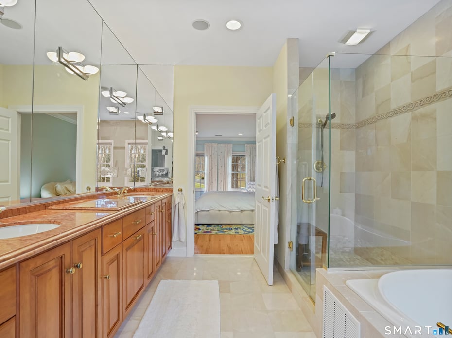 12 Fox Run Drive Photo 13