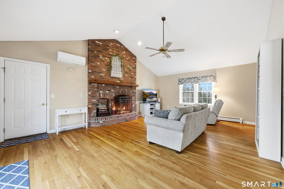 48 Bittersweet Drive Photo 11