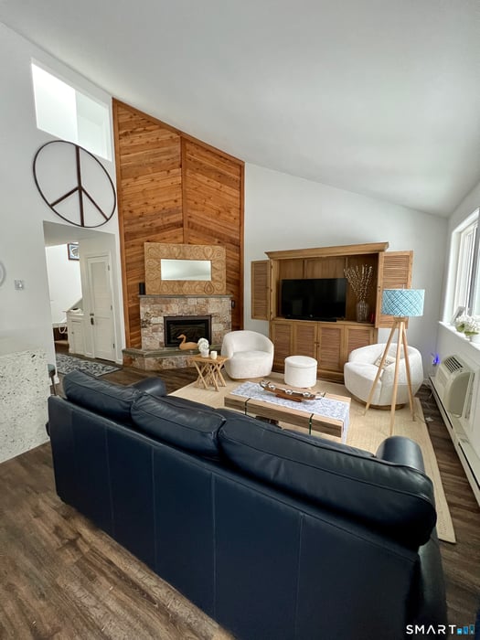 319 Cliffside Drive Photo 5