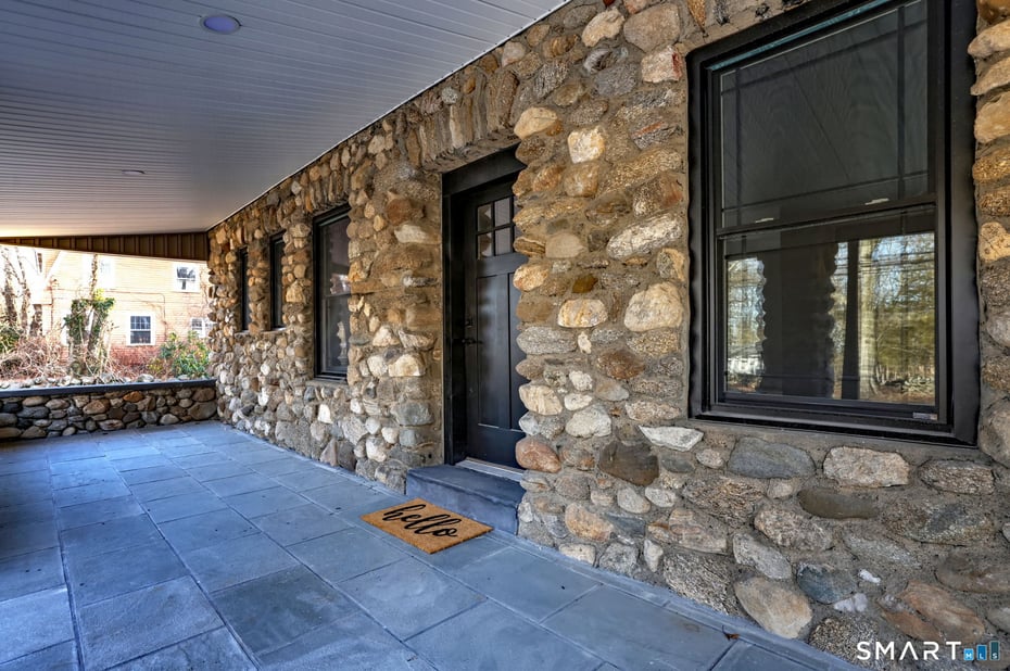 884 Grassy Hill Road Photo 4