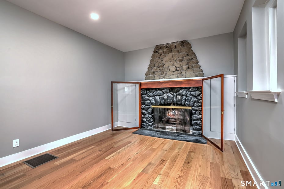 884 Grassy Hill Road Photo 11