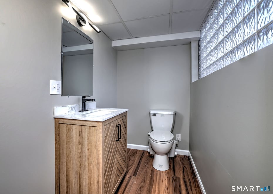 884 Grassy Hill Road Photo 32