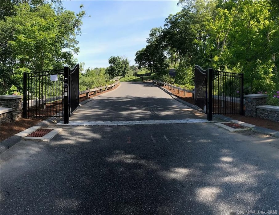 195 Willow Creek Estates Drive Photo 3