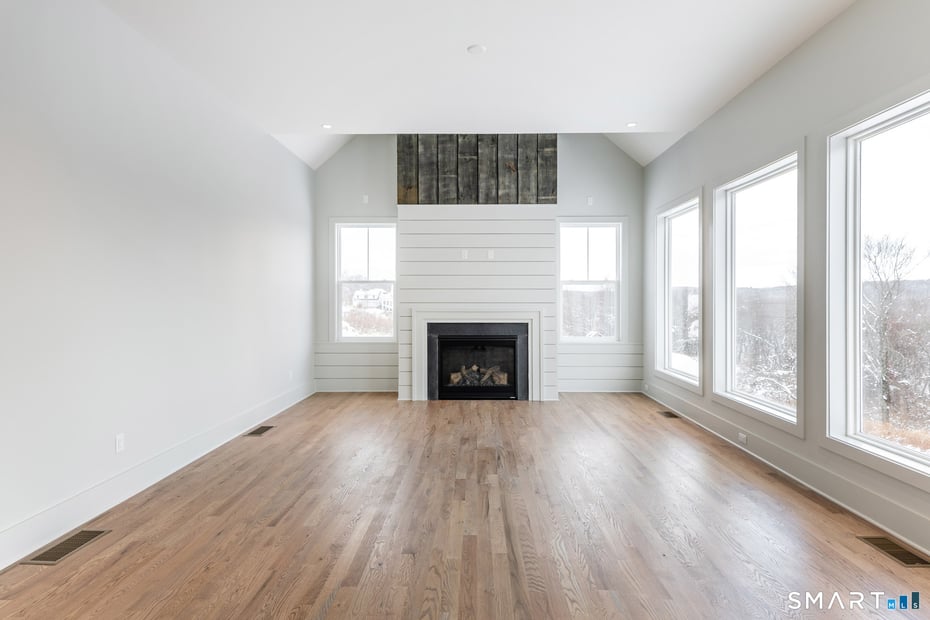 195 Willow Creek Estates Drive Photo 17