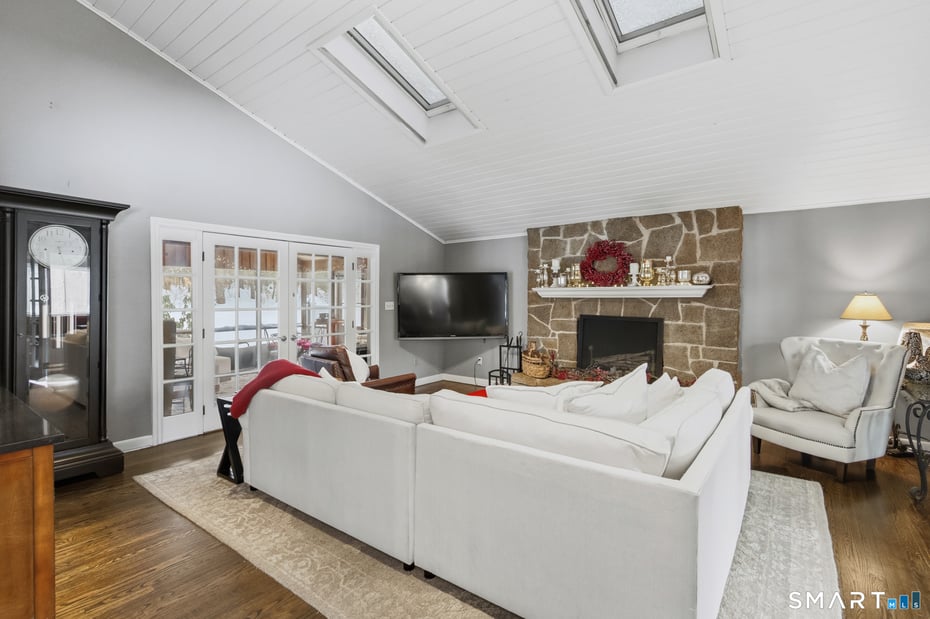 324 Old Farms Road Photo 11