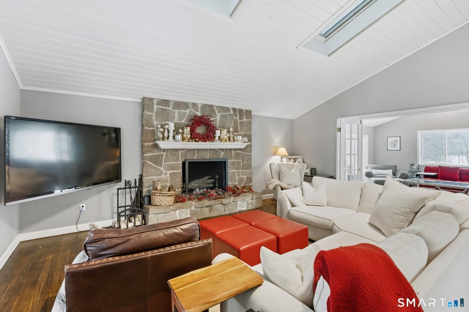 324 Old Farms Road Photo 13