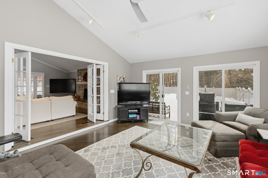 324 Old Farms Road Photo 16