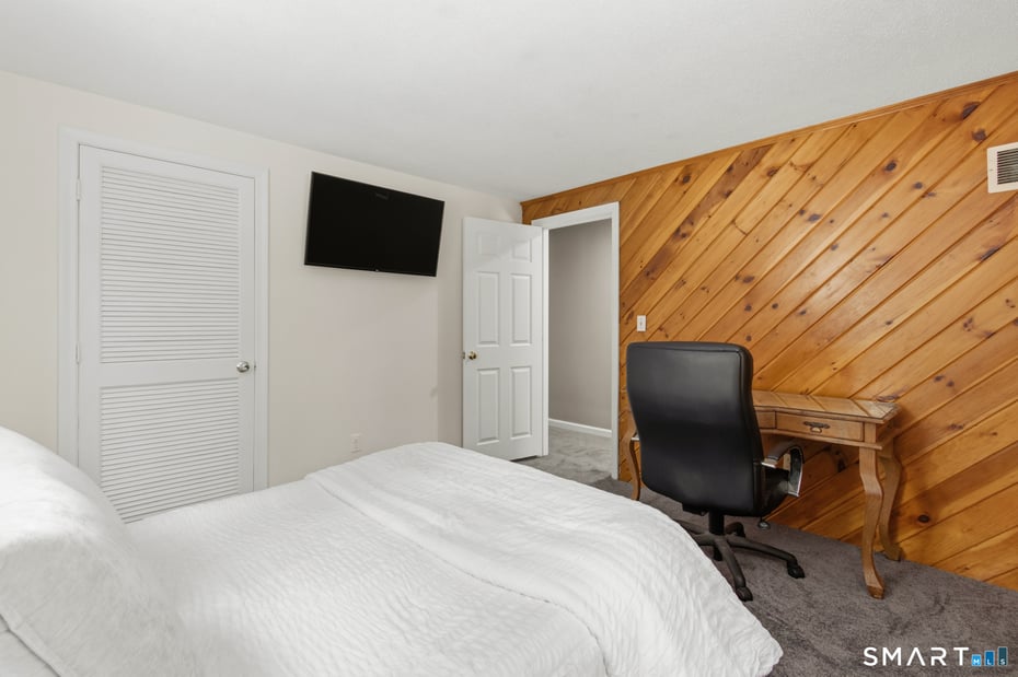 324 Old Farms Road Photo 25