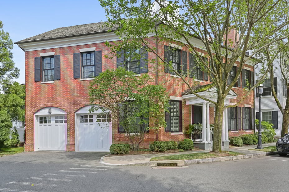 2 Elmwood Drive #2 Photo 1