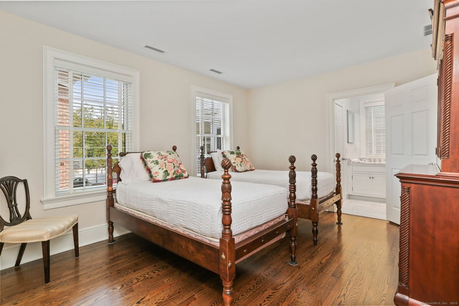 2 Elmwood Drive #2 Photo 25