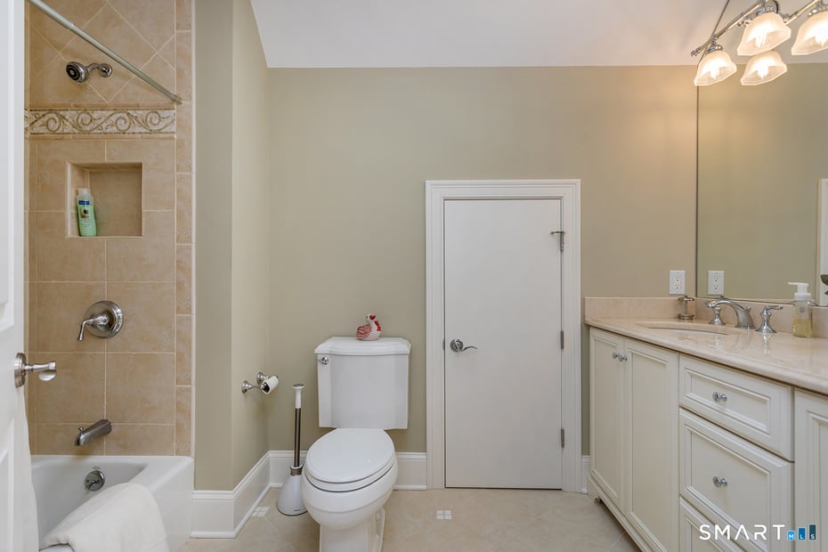 164 North Lake Shore Drive Photo 28