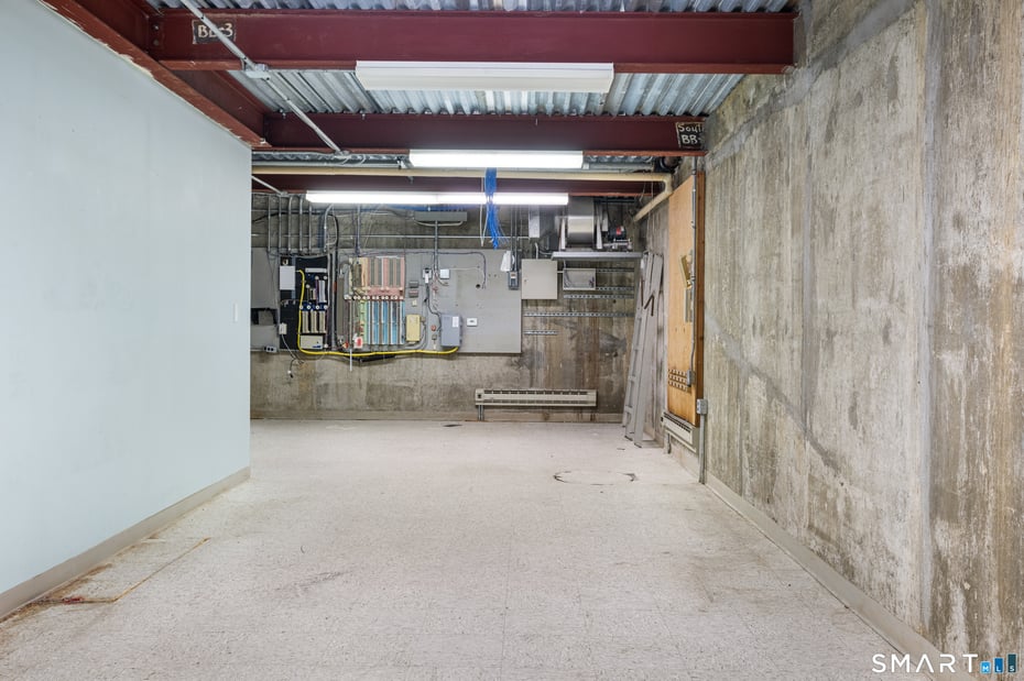 43 Pennsylvania Avenue Photo 20