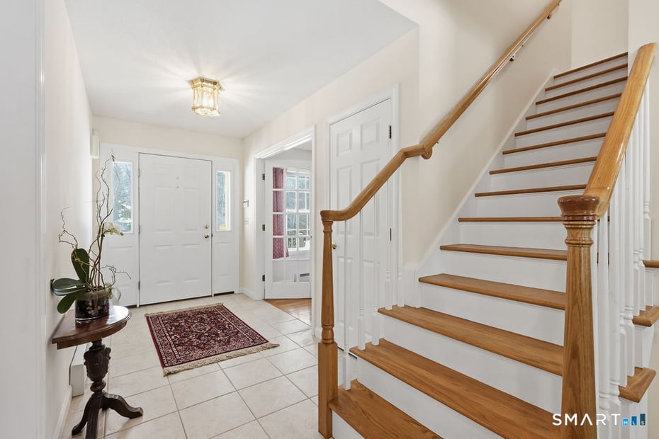 33 Westwood Drive Photo 5