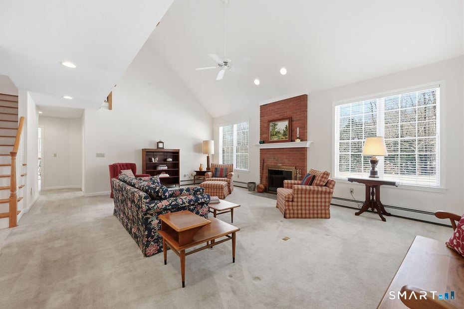 33 Westwood Drive Photo 11