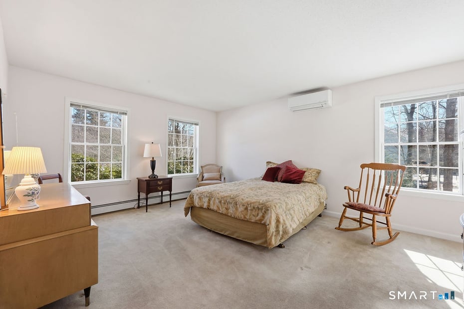 33 Westwood Drive Photo 13