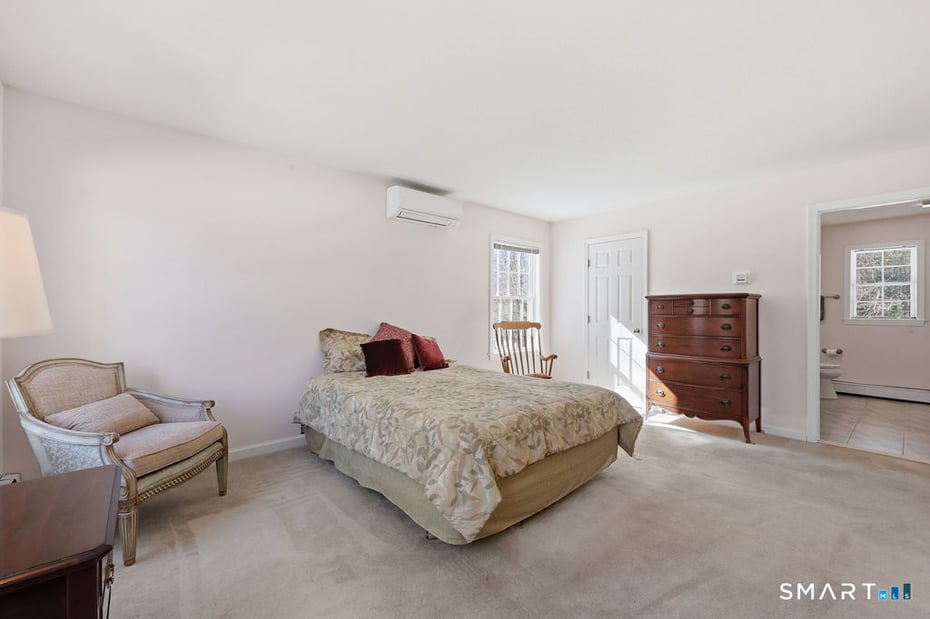 33 Westwood Drive Photo 14