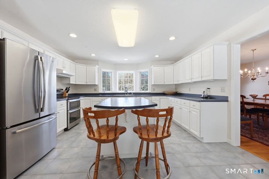 33 Westwood Drive Photo 18