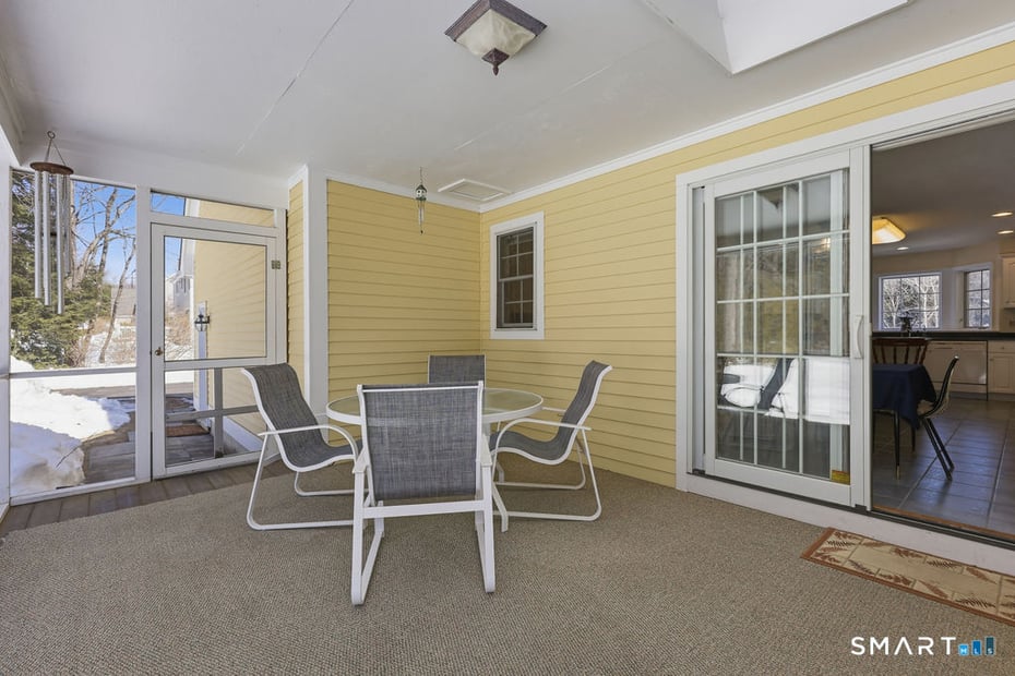 33 Westwood Drive Photo 24